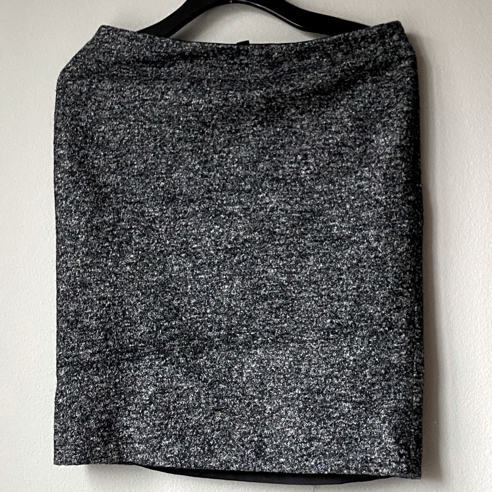 Elastic waist pencil skirt